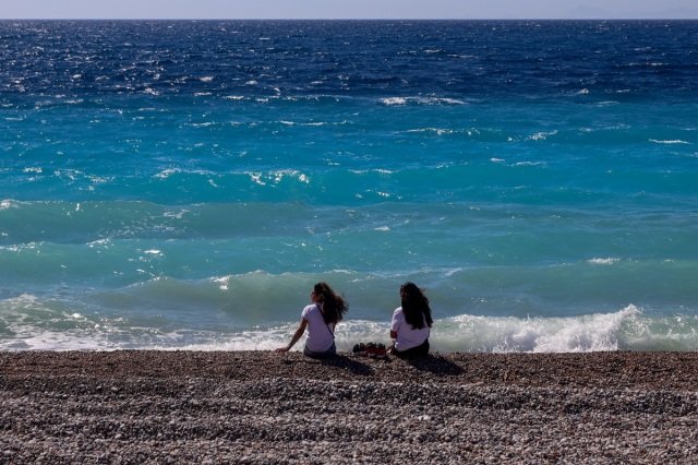 Επιμένουν-τα-μελτέμια,-ριπή-95-χιλιομέτρων-στην-Πεντέλη-–-Πρόσκαιρες-καταιγίδες-την-Κυριακή-σε-Ήπειρο-και-Μακεδονία