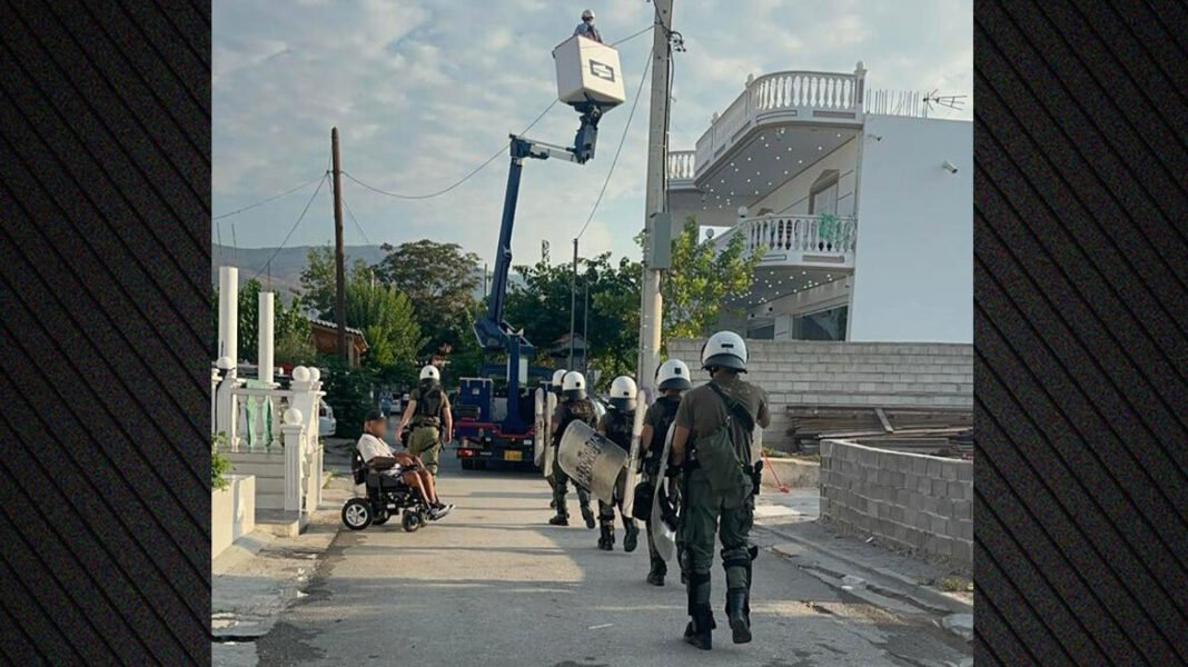 Απανωτές-έφοδοι-της-ΕΛΑΣ-σε-καταυλισμούς-Ρομά-σε-Μενίδι-και-Λιόσια:-Ναρκωτικά,-ρόπαλα-και-ρευματοκλοπές-–-8-συλλήψεις