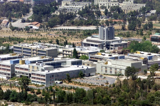 Περιφέρεια-Αττικής:-Σχεδόν-μισό-εκατομμύριο-ευρώ-σε-έργα-προσβασιμότητας-από-ΑμεΑ-στην-Πολυτεχνειούπολη-Ζωγράφου