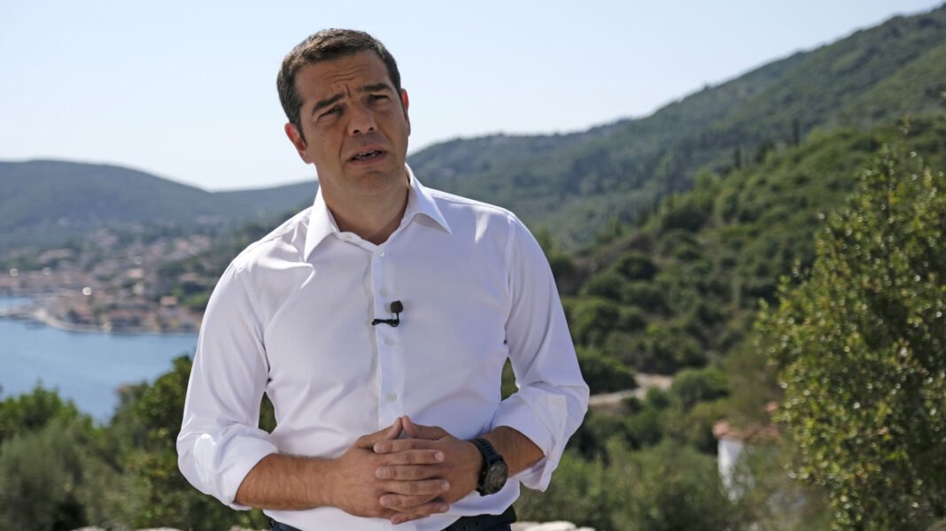 Ο ΣΥΡΙΖΑ θυμήθηκε τον Τσίπρα της… Ιθάκης όταν ανακοίνωνε τη λήξη των μνημονίων