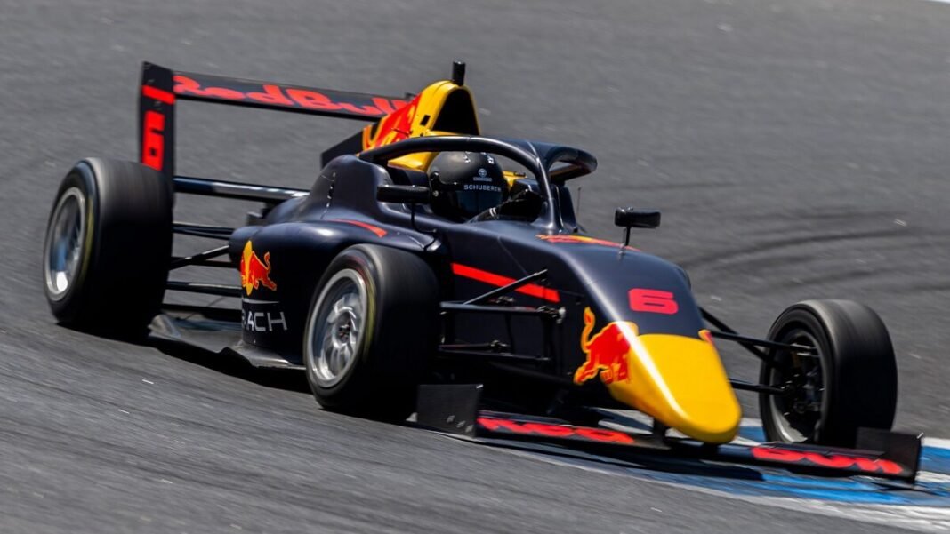 formula-1:-Η-15χρονη-chiara-battig-σε-μονοθέσιο-της-red-bull-–-Στα-χνάρια-verstappen-και-vettel