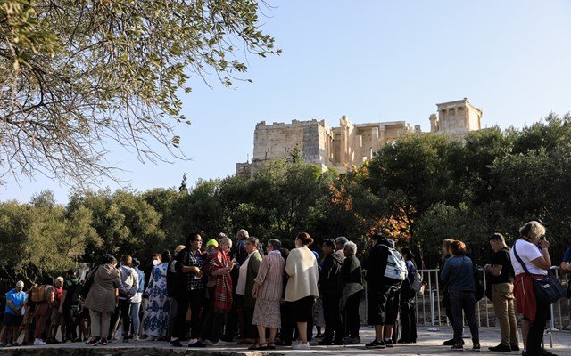 Μεγαλύτερο-το-πορτοφόλι-των-ξένων-τουριστών:-Αύξηση-10%-στη-μέση-δαπάνη-ανά-ταξίδι