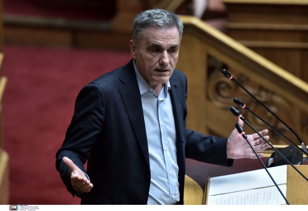 Τσακαλώτος-για-Τσίπρα:-«Είναι-ο-ίδιος-που-επέτρεψε-το-αντιΣΥΡΙΖΑ-μέτωπο-να-μπει-στον-ΣΥΡΙΖΑ;»