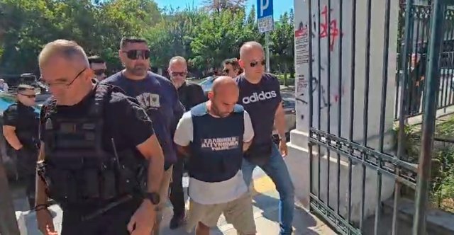 Βόλος:-Εφτασε-στον-εισαγγελέα-ο-40χρονος-συζυγοκτόνος