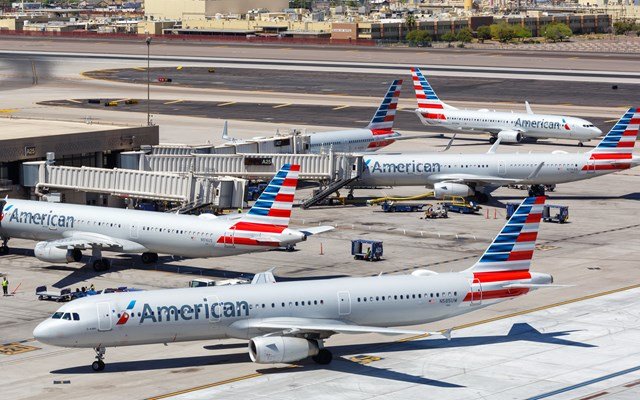 Πτήση-της-american-airlines-πραγματοποίησε-αναγκαστική-προσγείωση-μετά-από-φωτιά-σε-συσκευή-επιβάτη