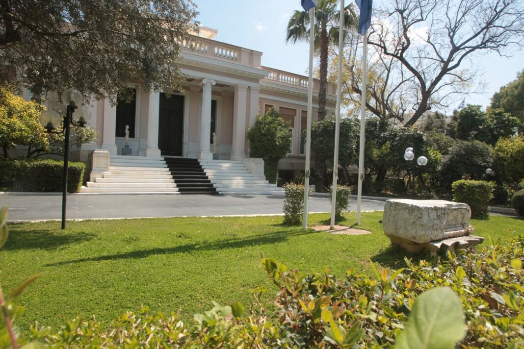Κυβερνητικές-πηγές:-Το-να-επικαλείται-«τοξικότητα»-και-«χυδαιότητα»-ο-ΣΥΡΙΖΑ,-είναι-το-λιγότερο-ύβρις