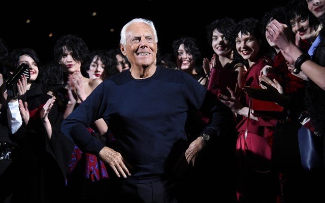 Ιταλία:-Άνοιξε-τις-πύλες-του-το-armani-teatro-όπου-χιλιάδες-Ιταλοί-αποχαιρετούν-τον-Τζόρτζιο-Αρμάνι