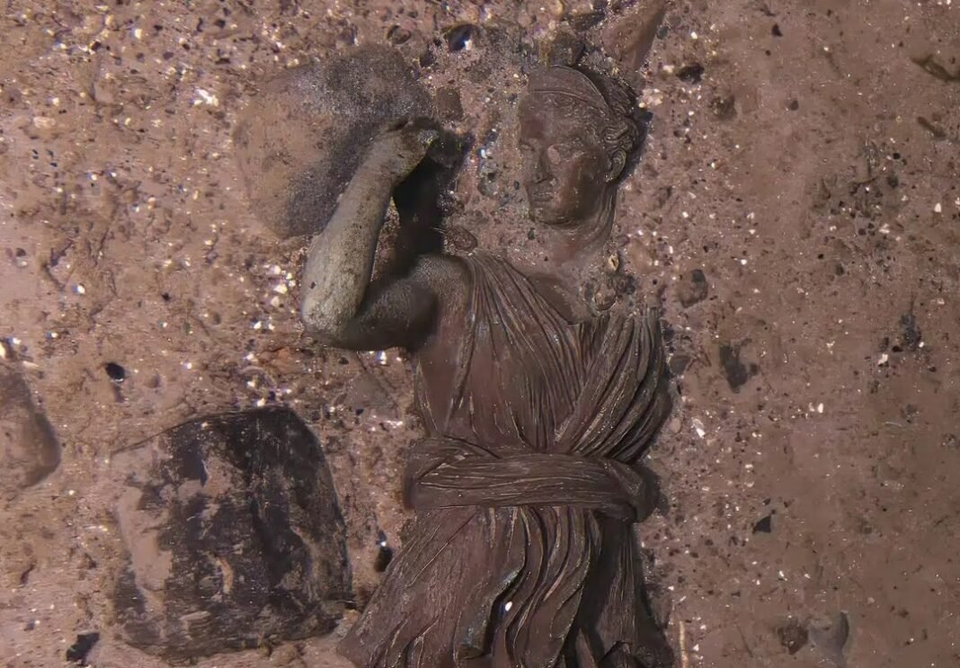 stunning-statue-of-greek-goddess-artemis-found-at-the-titanic-wreck