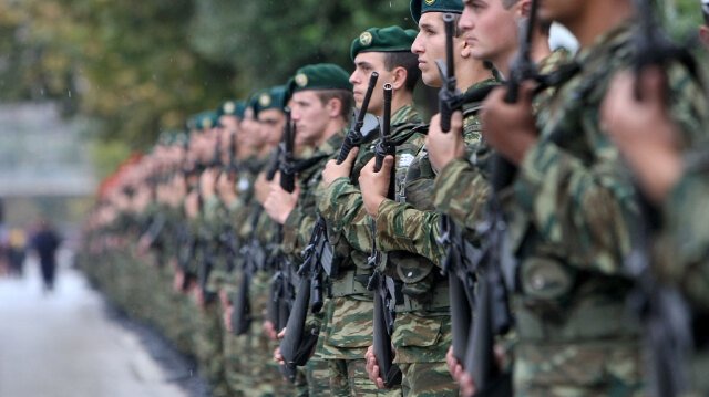 Δένδιας:-Όλες-οι-αλλαγές-στις-Ένοπλες-Δυνάμεις-–-«Παράθυρο»-για-νέες-αυξήσεις-και-το-2026