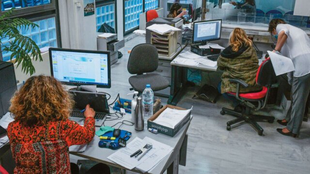 Πράσινο-φως-από-το-Υπουργικό-Συμβούλιο-για-20.000-προσλήψεις-το-2026-–-Αναλυτικά-η-κατανομή-τους