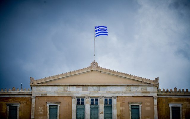 Bloomberg: Στα χαμηλότερα επίπεδα από το 2009 το ελληνικό χρέος – Νέο “ορόσημο” προόδου – Η σύγκριση με τη Γαλλία