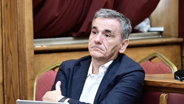 Τσακαλώτος:-Έχουμε-να-μιλήσουμε-από-το-’23-με-τον-Τσίπρα-–-Οι-αναλύσεις-μου-ίσως-είναι-πιο-μακριά-από-αυτό-που-θέλει-να-κάνει