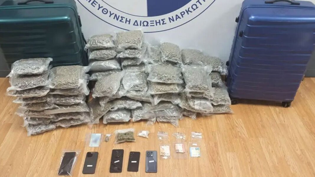 Συνελήφθησαν-4-άτομα-για-εισαγωγή-και-διακίνηση-ναρκωτικών-στο-αεροδρόμιο-«Ελ.-Βενιζέλος»