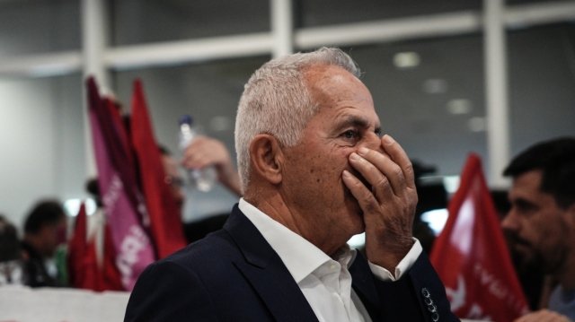 Ο-Ευάγγελος-Αποστολάκης-υποδέχθηκε-χθες-τον-γιο-του-στο-αεροδρόμιο-–-Ήταν-στους-27-συλληφθέντες-στο-Ισραήλ