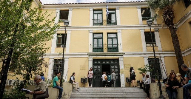 Προφυλακιστέος-ο-29χρονος-για-τους-πυροβολισμούς-στη-Δροσιά-–-Είχα-αισθήματα-ερωτικής-αντιζηλίας-με-το-θύμα,-είπε