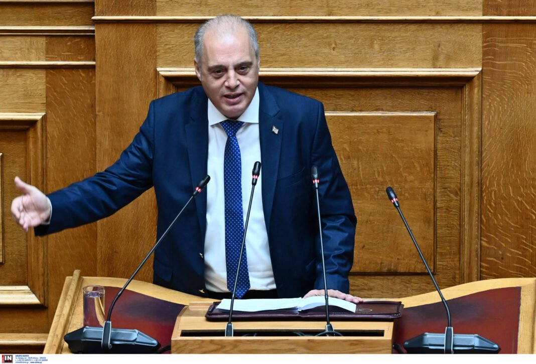 Βελόπουλος:-«Έρχεται-Αρμαγεδδώνας-στην-οικονομία-και-τις-εργασιακές-σχέσεις»-–-Τι-είπε-για-ακρίβεια,-ΟΠΕΚΕΠΕ-και-Τέμπη