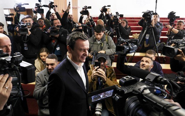 Εντολή-σχηματισμού-κυβέρνησης-έλαβε-ο-Άλμπιν-Κούρτι-–-Δημοτικές-εκλογές-την-Κυριακή