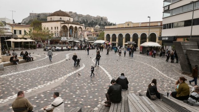 Συνελήφθησαν-ένας-17χρονος-κι-ένας-19χρονος-–-Χτύπησαν-18χρονο-και-του-άρπαξαν-αλυσίδα-λαιμού-στο-Μοναστηράκι