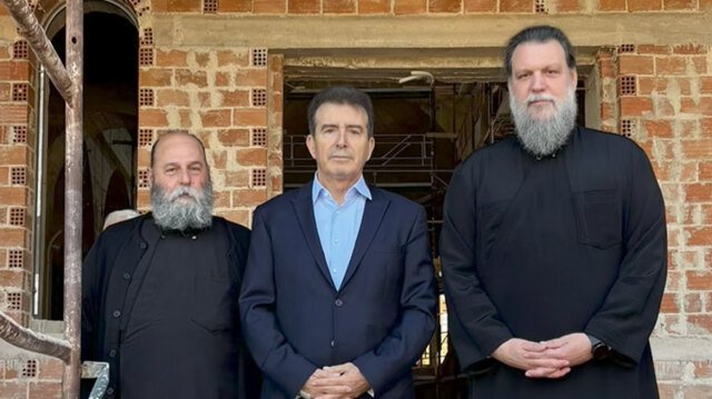 Επίσκεψη-Χρυσοχοΐδη-στο-«Ιωνικό-Κέντρο»-της-Ιεράς-Μονής-Νέας-Ιωνίας