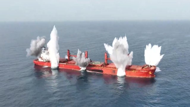 «Η-θάλασσα-έγινε-πεδίο-μάχης»:-Ο-καπετάνιος-και-ο-πλοιοκτήτης-του-magic-seas-μιλούν-για-την-τρομακτική-επίθεση-που-δέχτηκαν-από-τους-Χούθι