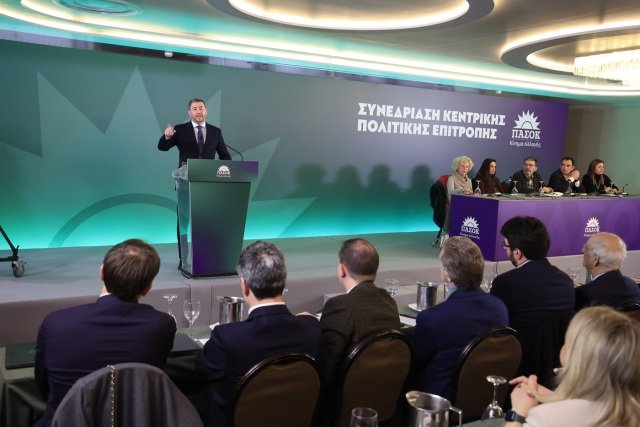 Ανησυχία-στο-ΠΑΣΟΚ-για-νέο-αιφνιδιασμό-από-τον-Τσίπρα-–-Ανακοινώνονται-τα-πρώτα-βήματα-προς-το-Συνέδριο