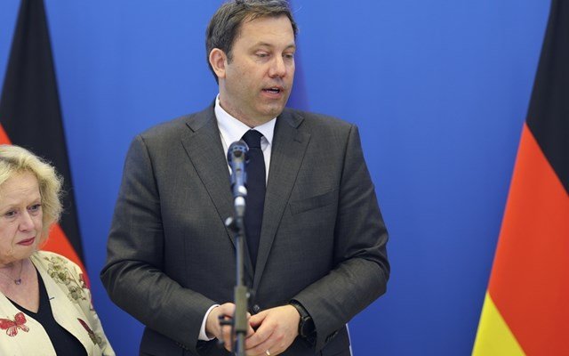 Γερμανία:-Ο-Αντιπρόεδρος-Κλινγκμπάιλ-αναγγέλλει-άρση-των-περιορισμών-των-εξαγωγών-όπλων-στο-Ισραήλ