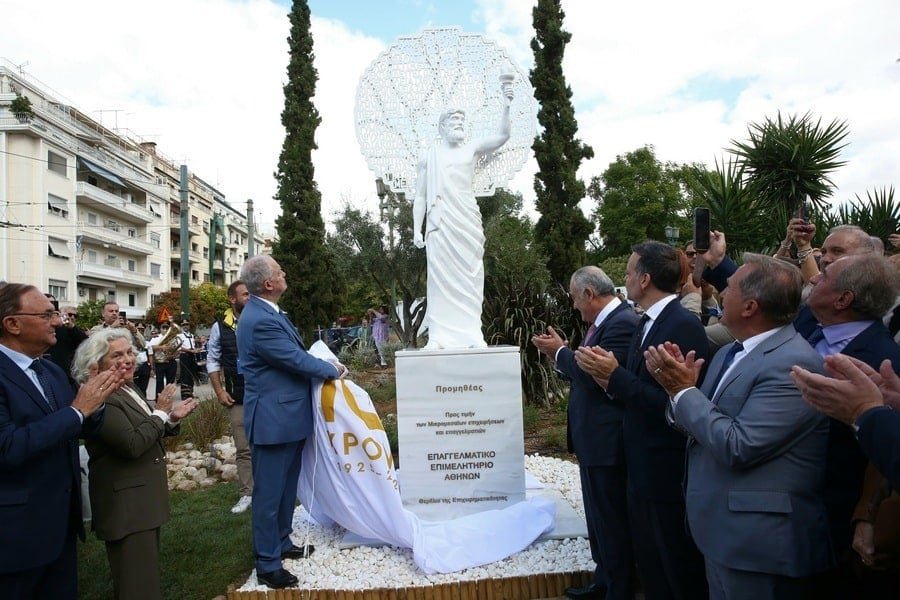 athens-unveils-prometheus-statue-in-tribute-to-greece’s-small-and-medium-enterprises