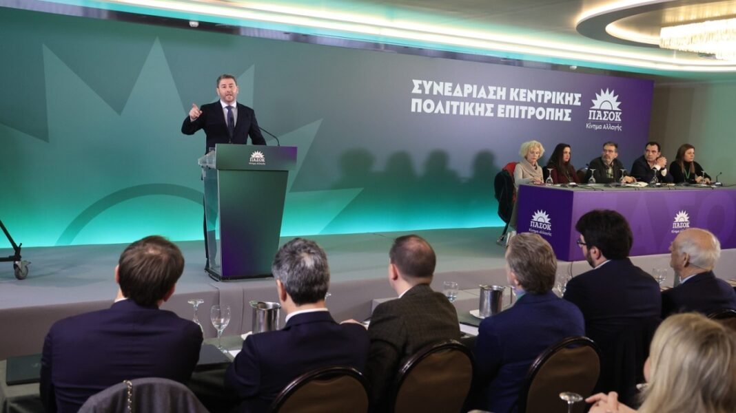 Ανησυχία στο ΠΑΣΟΚ για νέο αιφνιδιασμό από τον Τσίπρα – Ανακοινώνονται τα πρώτα βήματα προς το Συνέδριο