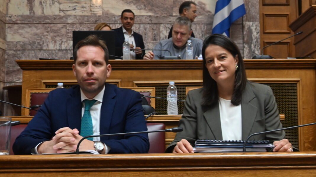 Ψηφίστηκε κατά πλειοψηφία στην αρμόδια επιτροπή της Βουλής το εργασιακό νομοσχέδιο – Την Τρίτη εισάγεται στην ολομέλεια