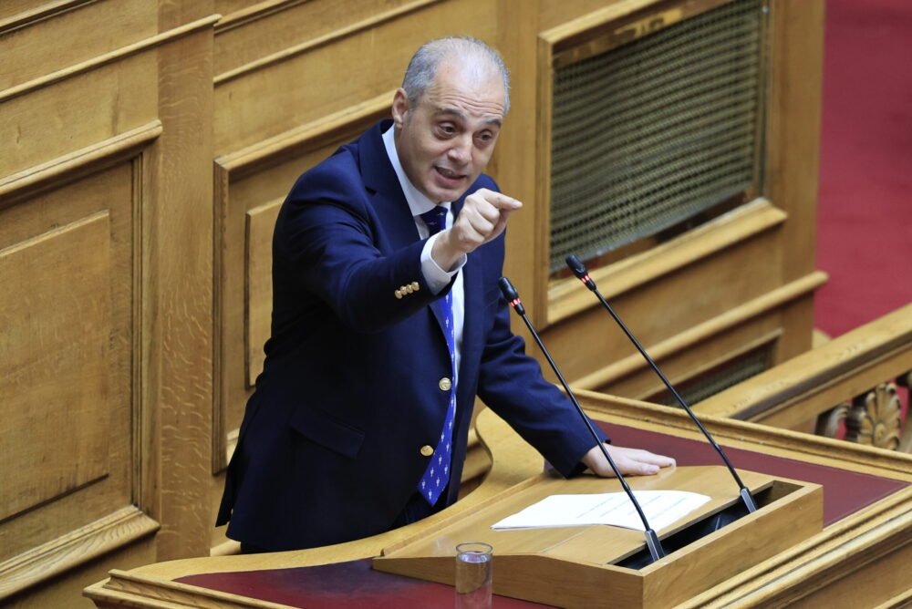 Κυριάκος-Βελόπουλος:-Για-όλα-τα-στελέχη-της-ΝΔ-το-νόμιμο-και-το-ηθικό-είναι-δύο-διαφορετικά-πράγματα