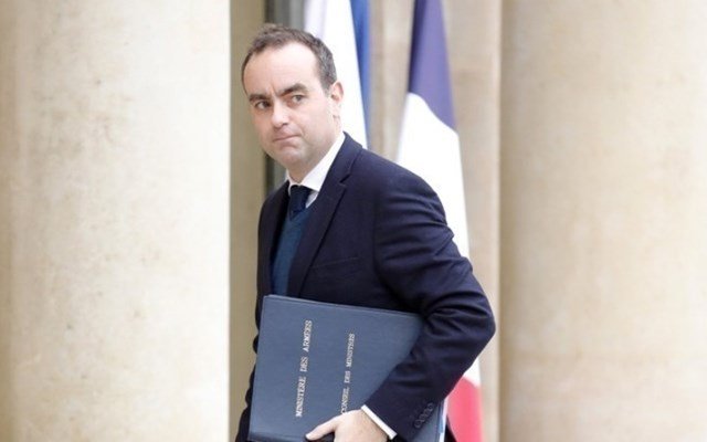 la-tribune:-Στόχος-για-έλλειμμα-4,7%-το-2026-και-περικοπές-δαπανών-31-δισ.-ευρώ-στον-προϋπολογισμό-Λεκορνί
