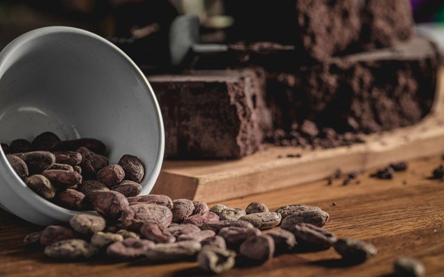 Σε κρίση η παγκόσμια βιομηχανία σοκολάτας μετά την ραγδαία άνοδο των τιμών του κακάο