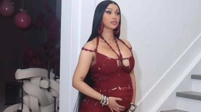 cardi-b:-Νιώθω-τυχερή-και-ευλογημένη,-λέει-η-τραγουδίστρια-για-τα-γενέθλιά-της-λίγο-πριν-αποκτήσει-το-τέταρτο-παιδί-της
