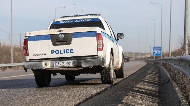 Κιλκίς:-Μετέφερε-παράνομα-δέκα-Κινέζους-σε-καρότσα-φορτηγού,-ανάμεσα-σε-παλέτες-με-εμπόρευμα