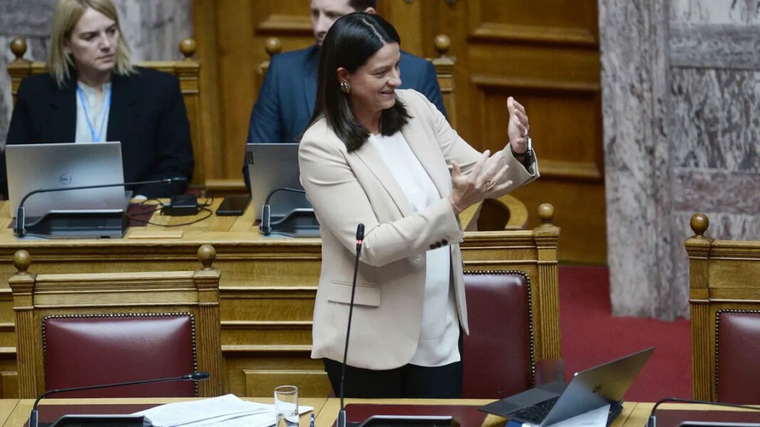 Εργασιακό-νομοσχέδιο:-Ονομαστική-ψηφοφορία-και-στα-97-άρθρα-ζήτησε-η-ΝΔ-–-Αποχώρησε-ο-ΣΥΡΙΖΑ