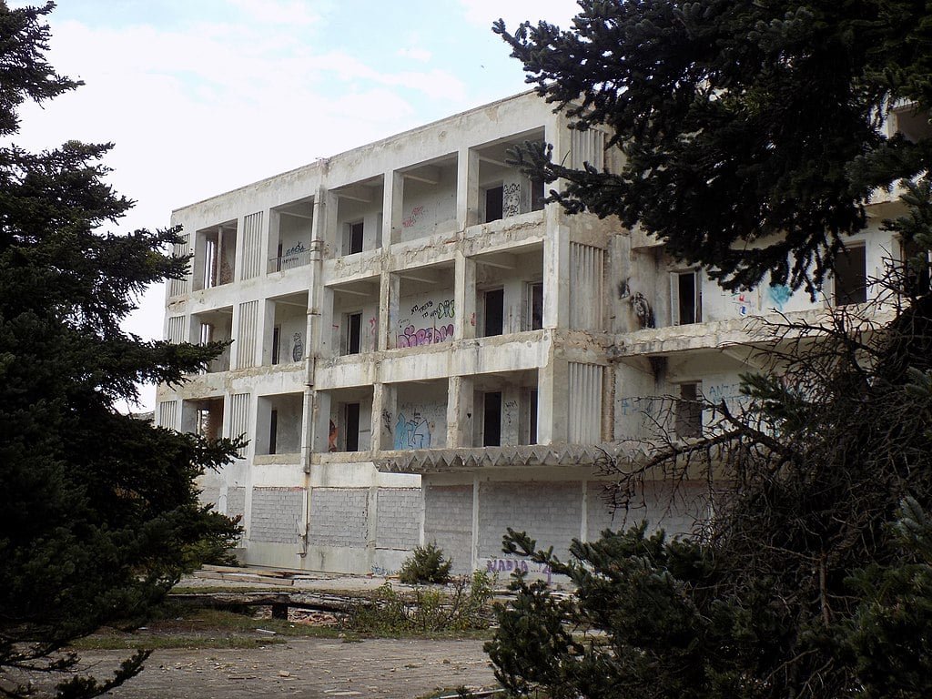 whispers-in-the-halls:-the-eerie-sanatorium-of-parnitha,-greece