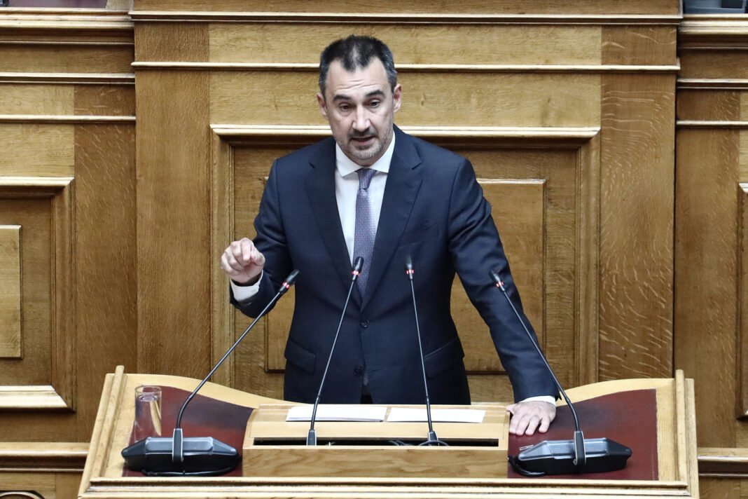Αλέξης-Χαρίτσης:-Η-χώρα-έχει-οδηγηθεί-σε-διεθνή-υποχώρηση-μετά-από-έξι-χρόνια-διακυβέρνησης-ΝΔ