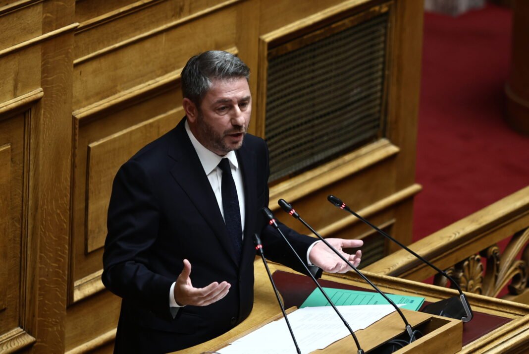 Ανδρουλάκης:-Όταν-άλλα-λέει-το-ΥΠΕΞ-και-το-υπουργείο-Άμυνας-και-άλλα-κάνει-το-Μαξίμου,-τότε-κάνεις-ανασχηματισμό-–-Δεν-ανέχεσαι-κάτι-που-βλάπτει-τη-χώρα