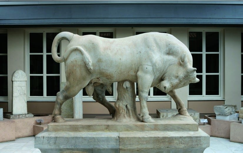 the-marble-bull-of-kerameikos:-an-ancient-athenian-masterpiece