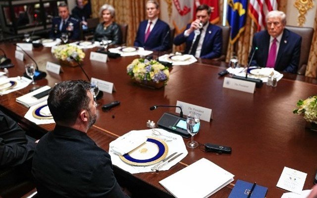 Συνάντηση-Τραμπ-–-Ζελένσκι-στον-Λευκό-Οίκο:-“Ελπίζω-να-τελειώσουμε-τον-πόλεμο-χωρίς-τους-tomahawk”-–-Η-πρόταση-του-Ουκρανού-προέδρου