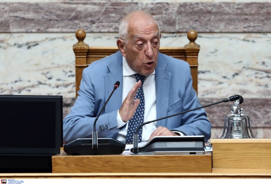 Κακλαμάνης-κατά-Βελόπουλου:-Να-προστατευτούμε-από-την-«κακιά»-στιγμή-του-εαυτού-μας