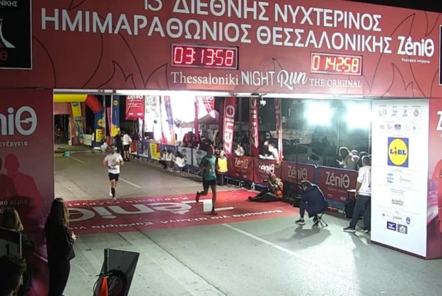 Περισσότεροι-από-10.000-δρομείς-«πλημμύρισαν»-τη-δυτική-Θεσσαλονίκη-στον-13ο-Νυχτερινό-Ημιμαραθώνιο