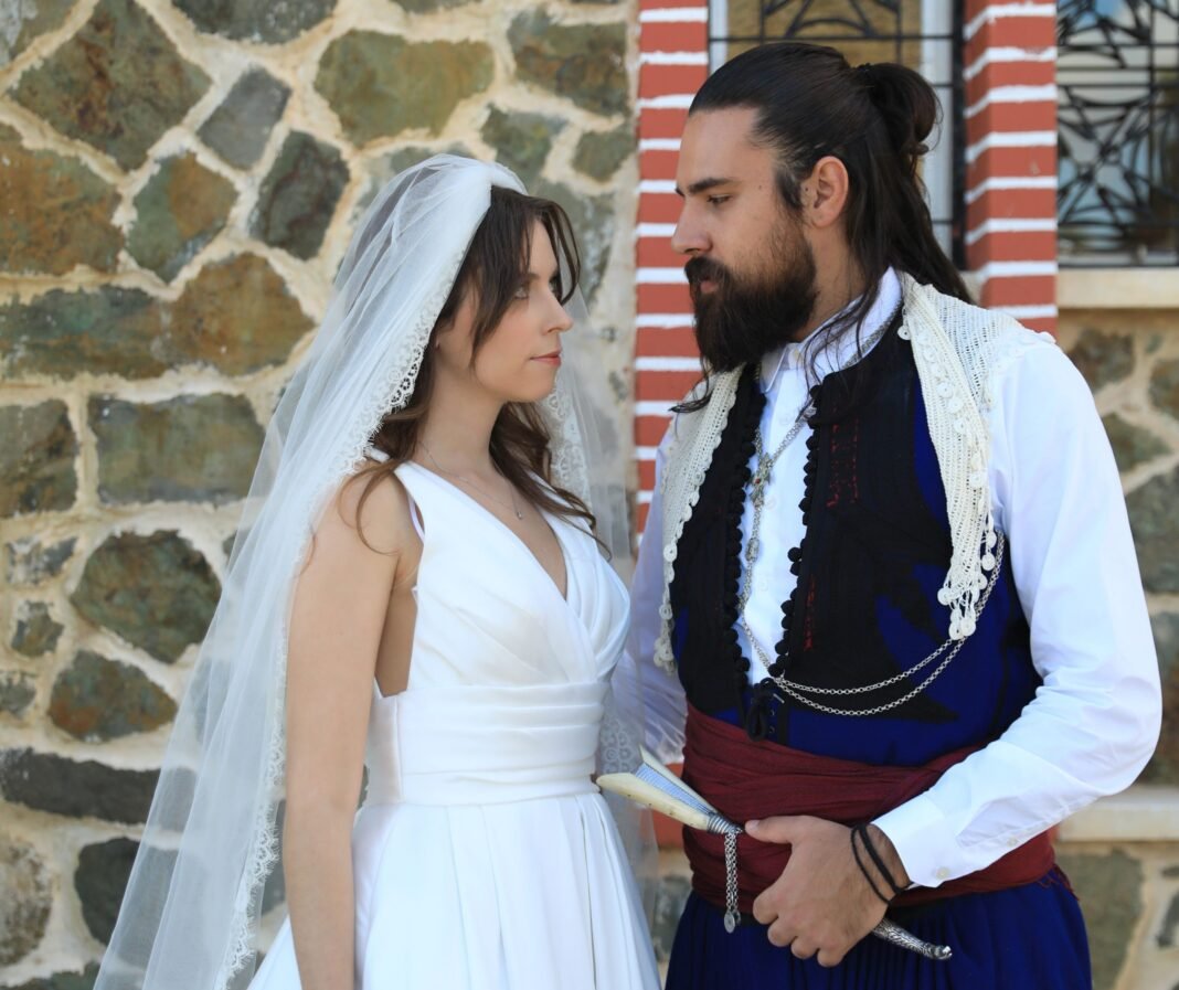 Η-γη-της-ελιάς:-Παλιοί-λογαριασμοί-ανοίγουν-και-ένοχα-μυστικά-βγαίνουν-στο-φως-από-απόψε-–-Όλες-οι-εξελίξεις