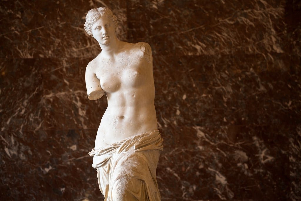 why-was-the-venus-de-milo-statue-discovered-with-no-arms?