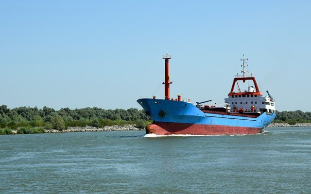 Εμπορικά πλοία “μπλοκάρουν” στα λιμάνια της Κίνας με φόντο τέλη στα αμερικανικά πλοία