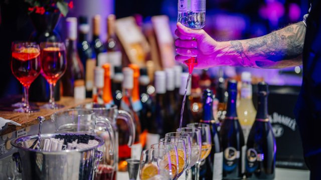 Δεκαεξάχρονη-βρέθηκε-νεκρή-έξω-από-μαγαζί-στο-Γκάζι-μετά-από-κατανάλωση-αλκοόλ