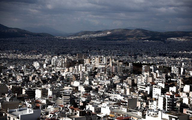 Μεγάλη-η-απόσταση-ανάμεσα-στην-αξία-των-ακινήτων-και-το-διαθέσιμο-εισόδημα-των-πολιτών