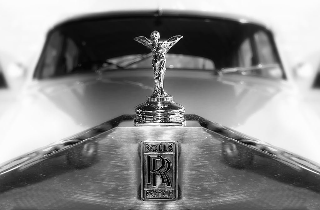 how-nike-of-samothrace-inspired-the-rolls-royce-emblem