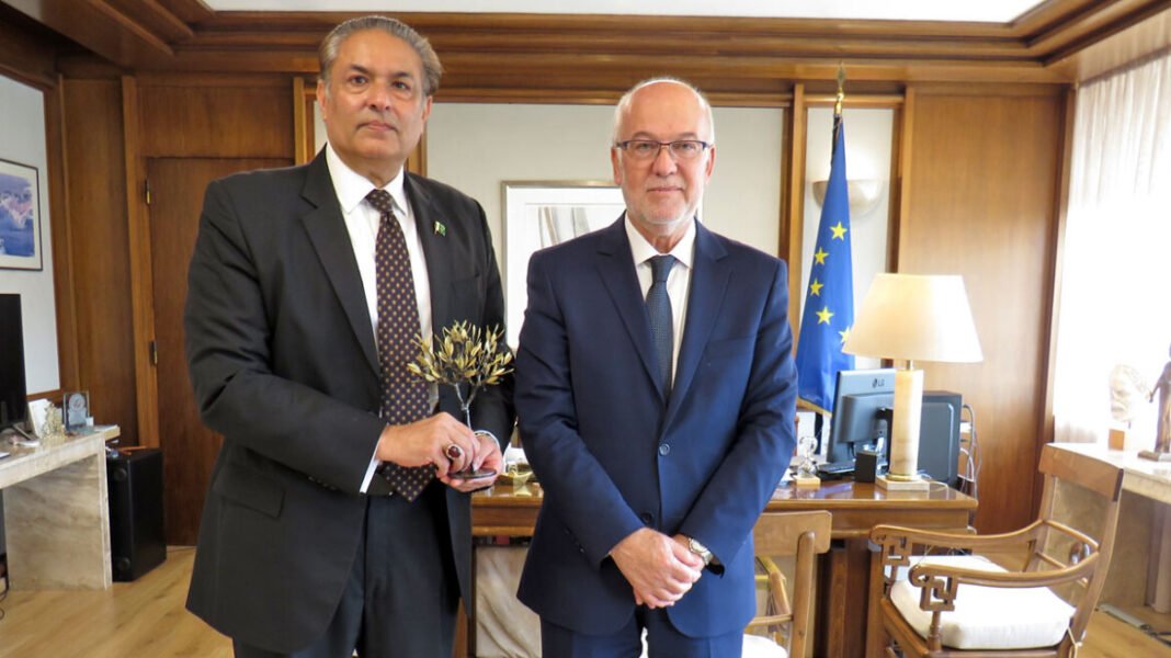 floridis_presvis_pakistan.jpg Η παράνομη μετανάστευση το θέμα της συνάντησης Φλωρίδη με τον Πρέσβη του Πακιστάν