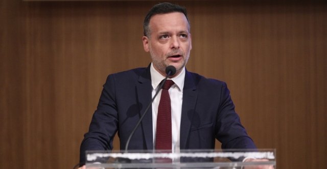 Επιμένει-ο-Δούκας-για-τον-Άγνωστο-Στρατιώτη:-Η-κυβέρνηση-πήρε-την-αρμοδιότητα,-αλλά-όχι-την-ευθύνη Επιμένει-ο-Δούκας-για-τον-Άγνωστο-Στρατιώτη:-Η-κυβέρνηση-πήρε-την-αρμοδιότητα,-αλλά-όχι-την-ευθύνη